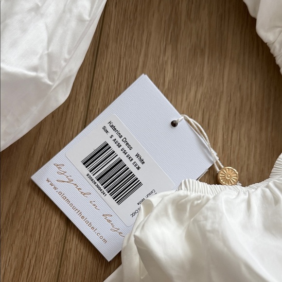 Alamour The Label White Puff Sleeve Blouse - Picture 6 of 9